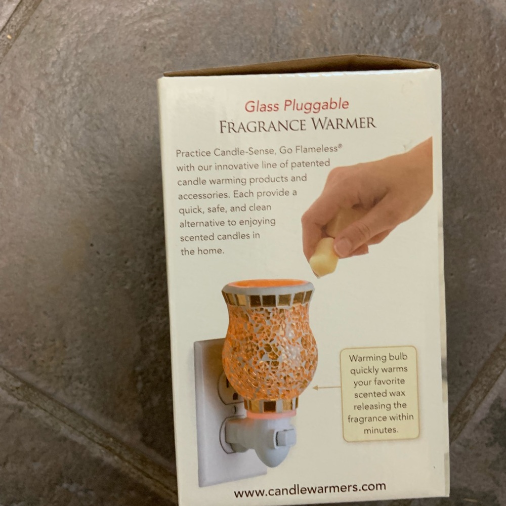 Glass, pluggable, fragrance warmer - Picture 2 of 5
